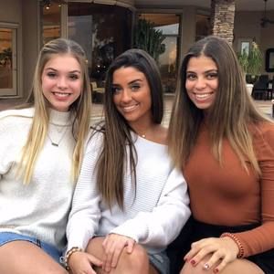 Meet your Posher, Izzie